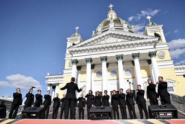 «С верой в Победу»: 9 Мая в Челябинске отпраздновали на новой площадке - Челябинск Сегодня, 09.05.2026