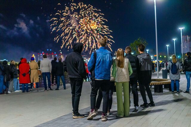 В Челябинске из-за штормового ветра отменили запуск салюта - Челябинск Сегодня, 09.05.2026