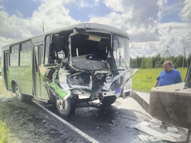 Челябинский Следком проверит перевозчика с автобусом после аварии с погрузчиком Челябинский Следком проверит перевозчика с автобусом после аварии с погрузчиком - Челябинск Сегодня, 06.06.2026