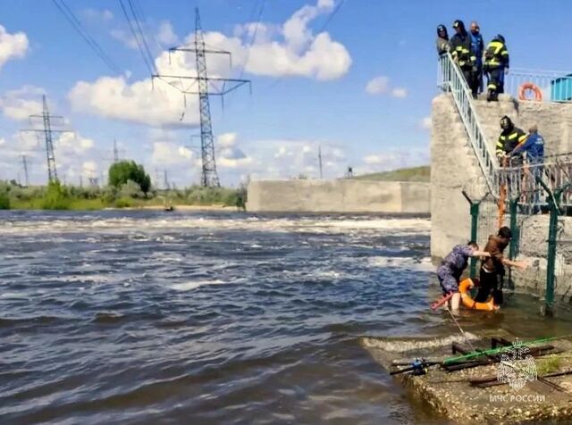 Очевидцы спасли унесенного течением подростка в Южноуральске - Челябинск Сегодня, 25.06.2026