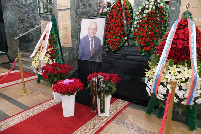 Челябинск простился с Юрием Карликановым - Челябинск Сегодня, 11.07.2026