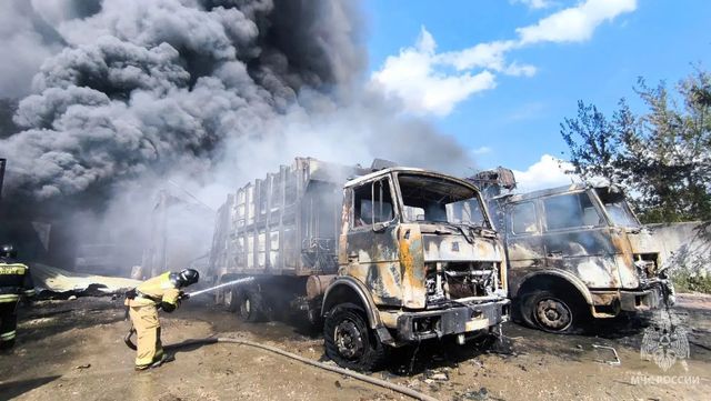 Под Челябинском потушили пожар на складе с горючими жидкостями - Челябинск Сегодня, 11.07.2026
