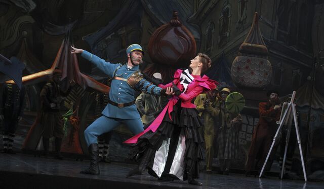 Фея кукол танцует под новую музыку о чудесах без гаджетов - Город N, 09.11.2025