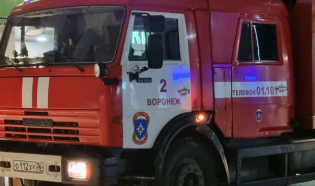 В Воронеже загорелся балкон в многоэтажке на улице Зои Космодемьянской - Новости Воронежа, 30.06.2025