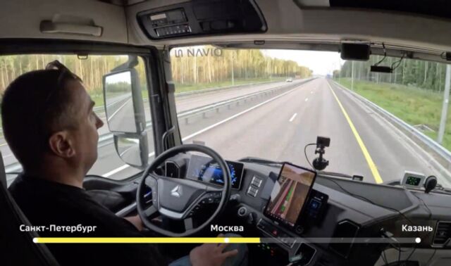 Минтранс опубликовал видео первого автономного рейса грузовика из Петербурга в Казань - Новости Воронежа, 14.08.2025