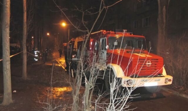 В Воронеже 20 человек ликвидировали пожар в расселенном доме - Новости Воронежа, 31.08.2025
