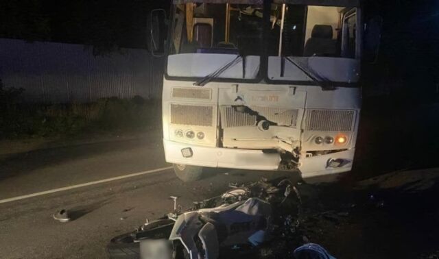 Под Воронежем мотоциклист погиб в лобовом столкновении с автобусом - Новости Воронежа, 16.09.2025