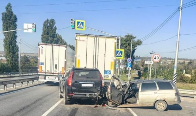 Авария с «ВАЗом» и внедорожником в Семилукском районе унесла жизнь человека - Новости Воронежа, 16.09.2025
