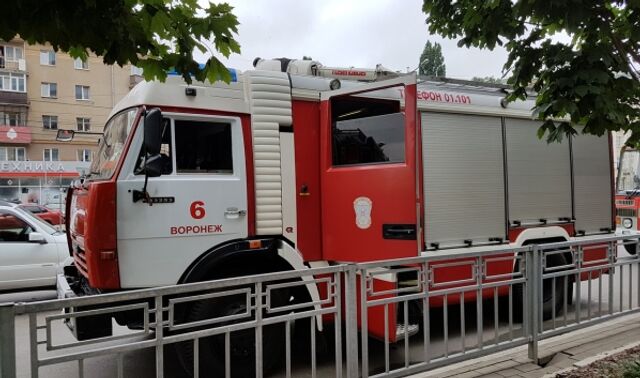 Пожарные просят воронежцев не мешать проезду спецтранспорта - Новости Воронежа, 03.11.2025