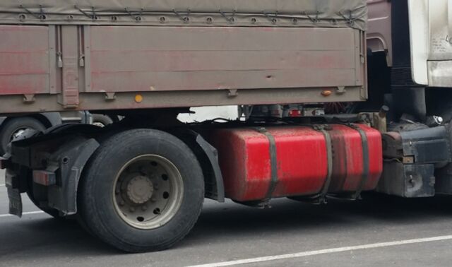 Под Воронежем водителей грузовиков оштрафовали за проезд под знак после жалобы в чат-бот - Новости Воронежа, 03.11.2025