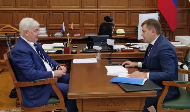 Александр Гусев провёл встречу с сенатором Владимиром Нетёсовым - Новости Воронежа, 05.11.2025