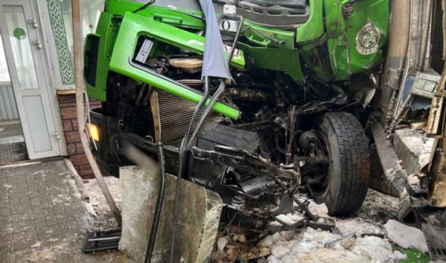 Под Воронежем грузовик спровоцировал массовое ДТП: в больницу доставили водителя «МАНа» Под Воронежем грузовик спровоцировал массовое ДТП: в больницу доставили водителя «МАНа» - Новости Воронежа, 25.02.2026