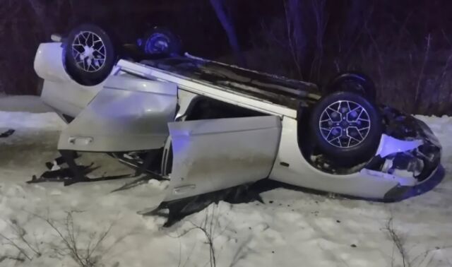 Под Воронежем ночью перевернулась «Лада Приора»: пострадали водитель и трое пассажиров - Новости Воронежа, 02.03.2026