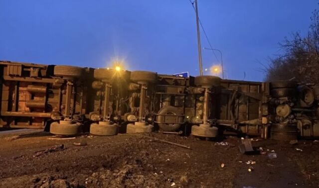 Фура опрокинулась в ДТП на трассе под Воронежем: пострадал водитель - Новости Воронежа, 19.03.2026