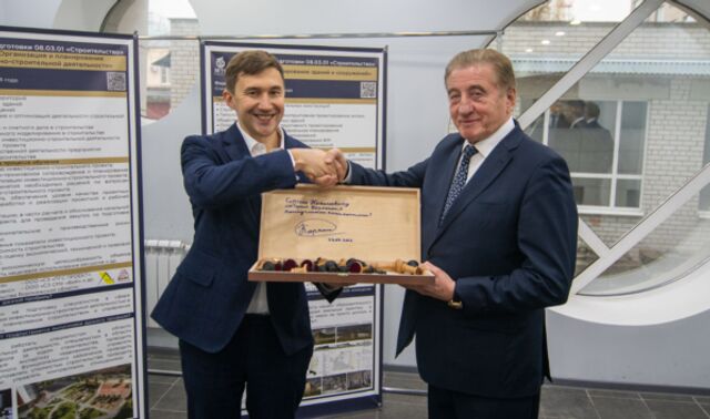 Партия с чемпионом: Сергей Карякин провёл сеанс одновременной игры в Воронеже - Новости Воронежа, 27.03.2026