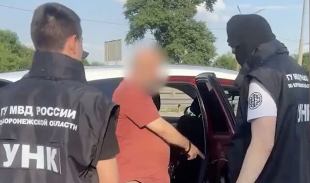 В Воронежской области у курьера нашли почти 2 килограмма мефедрона в тайнике автомобиля - Новости Воронежа, 18.06.2026