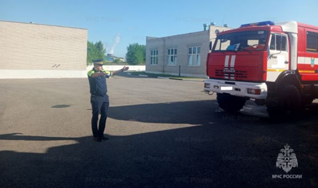 В Нововоронеже водители пожарных машин отработали действия в сложных ситуациях - Новости Воронежа, 24.08.2026