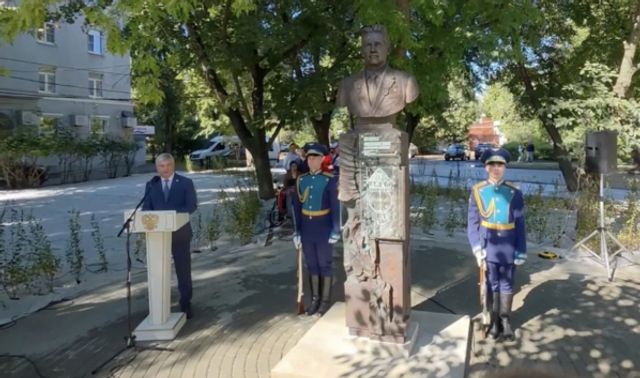 В Воронеже открыли бюст Героя Советского Союза Константина Феоктистова - Новости Воронежа, 12.09.2026