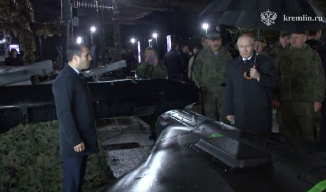 Минобороны РФ опубликовало видео, на котором Владимиру Путину показали БПЛА «Герань-4» и «Герань-5» Минобороны РФ опубликовало видео, на котором Владимиру Путину показали БПЛА «Герань-4» и «Герань-5» - Новости Воронежа, 02.10.2026