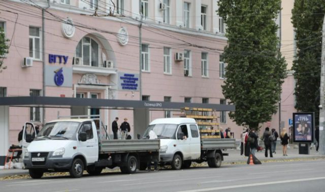 Мэр Сергей Петрин: На остановке «Гостиница Брно» в Воронеже начали монтаж стеклянных стенок - Новости Воронежа, 23.10.2026