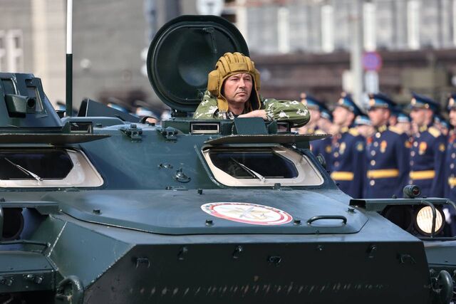Современную военную технику показали на параде Победы в Челябинске - Полит74, 09.05.2025