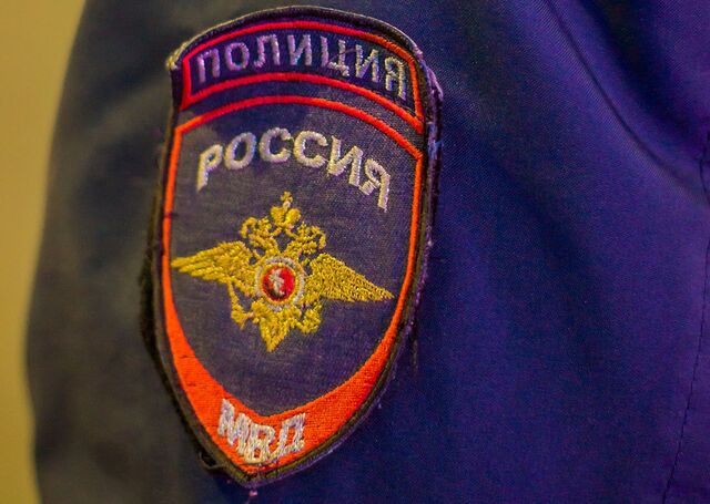 В Челябинске грабитель порезал мужчину и отобрал телефон с одеждой - Полит74, 17.09.2025