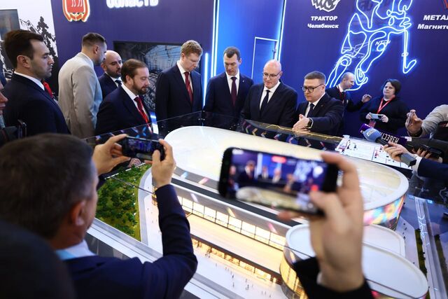 Текслер подвёл итоги работы южноуральской делегации на главном спортивном форуме России Текслер подвёл итоги работы южноуральской делегации на главном спортивном форуме России - Полит74, 07.11.2025