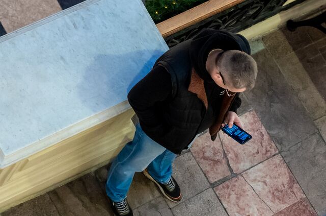 Эксперты объяснили, как вернуть деньги, если отправил перевод не тому человеку - Полит74, 19.11.2025