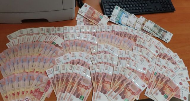 В аэропорту Челябинска мужчина пытался незаконно вывезти 1,5 млн рублей - Полит74, 19.11.2025