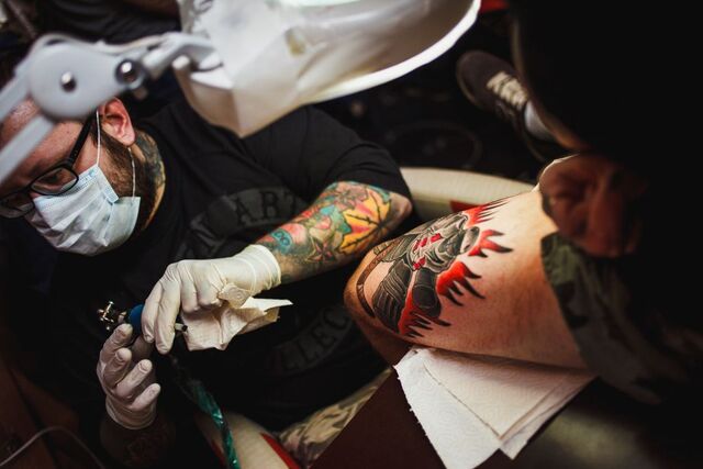 Челябинск вошел в ТОП-3 городов, где больше всего выросло количество тату-салонов - Полит74, 19.11.2025