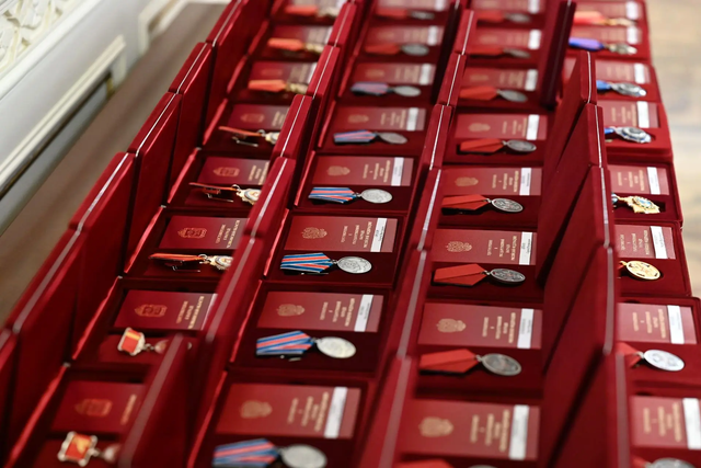 Южноуральские ядерщики получили из рук Текслера госнаграды - Полит74, 13.03.2026