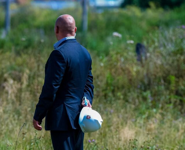 Почти половина челябинцев сталкиваются с дресс-кодом на работе - Полит74, 20.04.2026