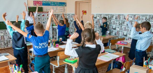 Южноуральским педагогам вручили награды - Полит74, 07.10.2026