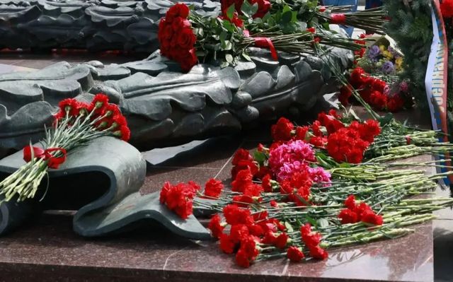 На заводе в Копейске открыли Аллею Памяти - Полит74, 23.10.2026