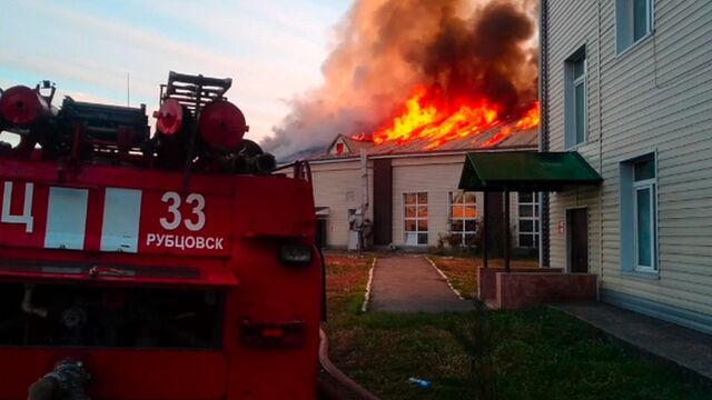 В Рубцовске произошло крупное возгорание в производственном здании - Алтайская правда, 02.10.2024