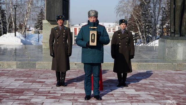 Барнаул принял лампаду с частицей Вечного огня в рамках Сибирской эстафеты памяти - Алтайская правда, 13.03.2025