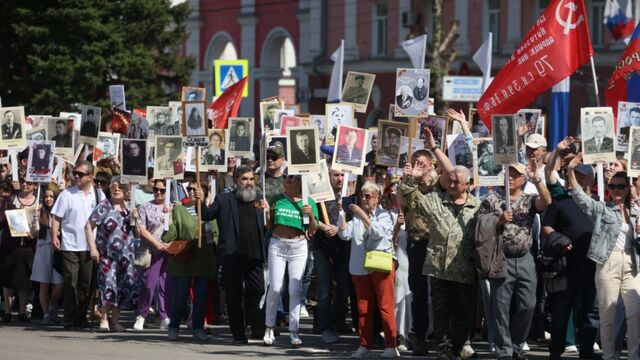 Депутаты АКЗС рассказали о своих участниках Бессмертного полка - Алтайская правда, 09.05.2025
