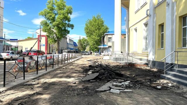 В Рубцовске благоустраивают территорию возле драмтеатра - Алтайская правда, 11.05.2025