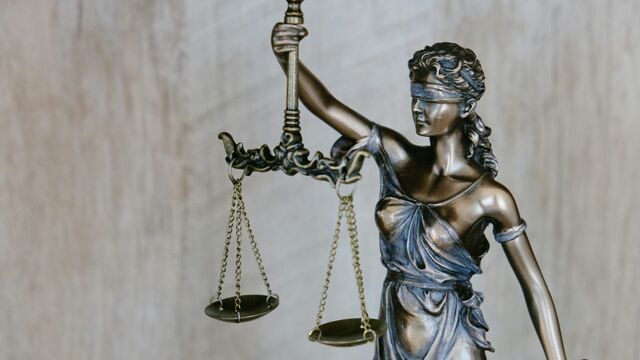 Барнаулец осужден за драку и попытку поджечь ломбард - Алтайская правда, 25.05.2025