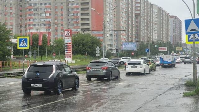 Дорожные службы Барнаула контролируют работу ливневок - Алтайская правда, 06.07.2025