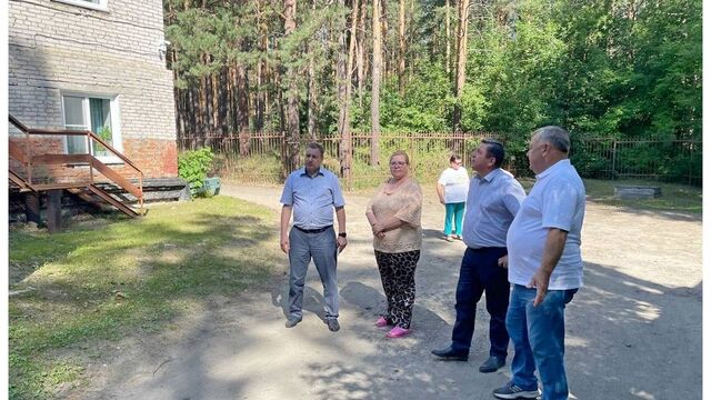 Игорь Панарин оценил необходимость ремонта социальных объектов в Тальменском и Шелаболихинском районах - Алтайская правда, 15.07.2025