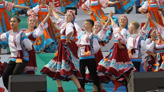 Барнаулу – 295 лет. Он целый день празднует и веселится - Алтайская правда, 30.08.2025