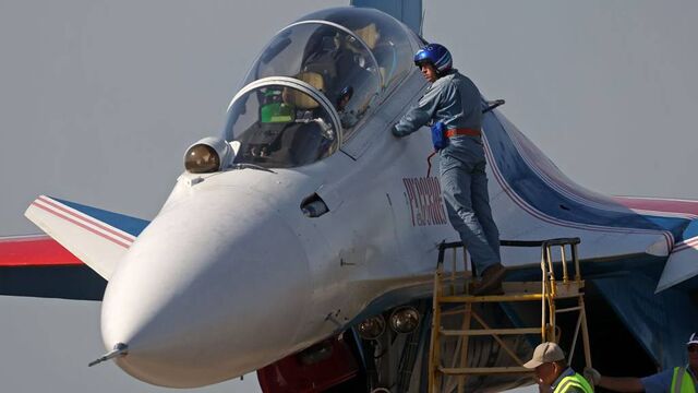 «Русские Витязи» показали Барнаул из кабины истребителя - Алтайская правда, 31.08.2025