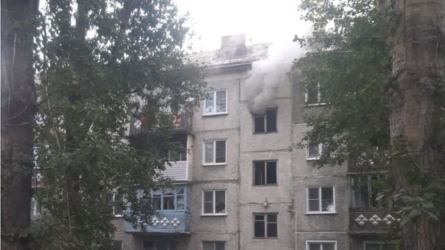 В Алейске пожарные вывели из горящей квартиры нескольких горожан - Алтайская правда, 08.09.2025