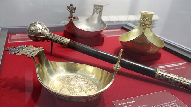 В Барнауле открыли уникальную выставку оружия и костюмов - Алтайская правда, 17.09.2025