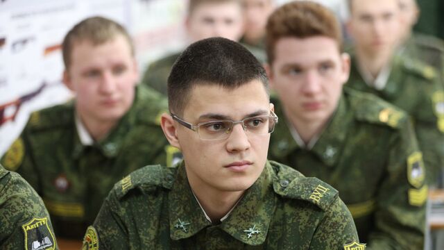 В Барнауле прошли бесплатные правовые консультации для военнослужащих и членов их семей - Алтайская правда, 17.09.2025