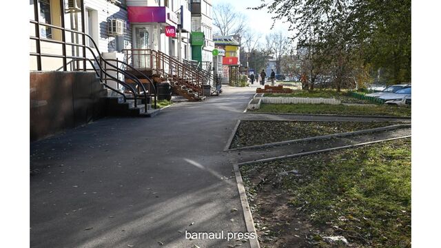 В Барнауле завершили ремонт дорог и приступают к уборке аварийных деревьев - Алтайская правда, 21.10.2025