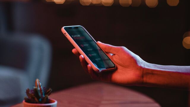 Правоохранительные органы Алтайского края предупреждают о волне информационных провокаций и вбросов фейков - Алтайская правда, 07.11.2025