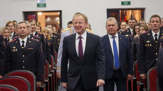 В Барнауле чествовали сотрудников органов внутренних дел - Алтайская правда, 10.11.2025