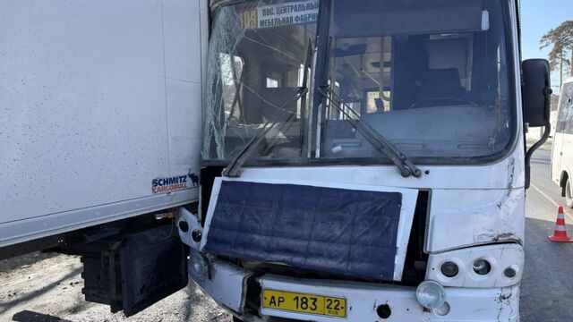 Стали известны подробности ДТП в Барнауле, в котором пострадали пассажиры автобуса № 109 Стали известны подробности ДТП в Барнауле, в котором пострадали пассажиры автобуса № 109 - Алтайская правда, 02.03.2026